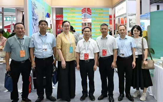 钱塘潮涌 ，书香致远： 福建省出版物发行业协会会长孙强受邀见证第34届全国书博会盛大启幕